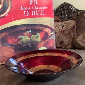 A mahogany and gold stain glass bowl